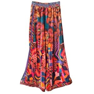 FARM Rio Women’s Multicolored Floral Velvet Pants. Size P